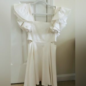 Amazing white dress perfect for beach or any occasion